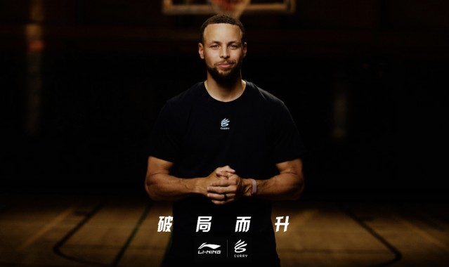 华体会官网-反转！李宁签下库里，击败大热门安踏